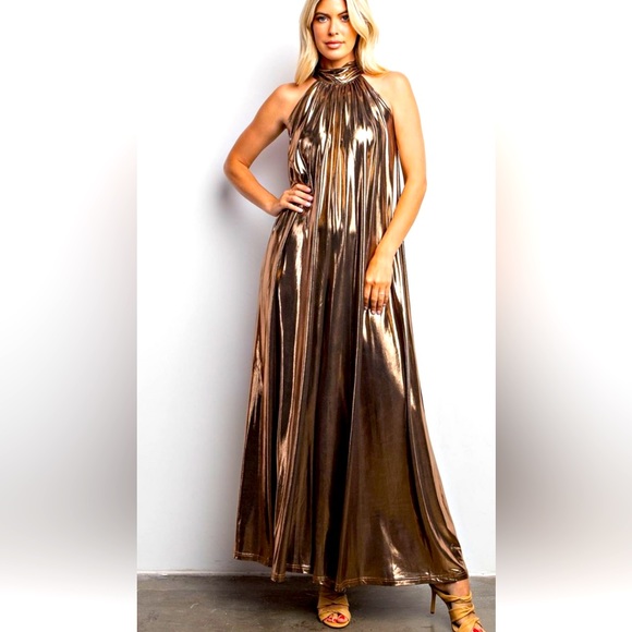 New Dazzling Fabulous Metallic Pleated Wide Leg Jumpsuit - Picture 2 of 5